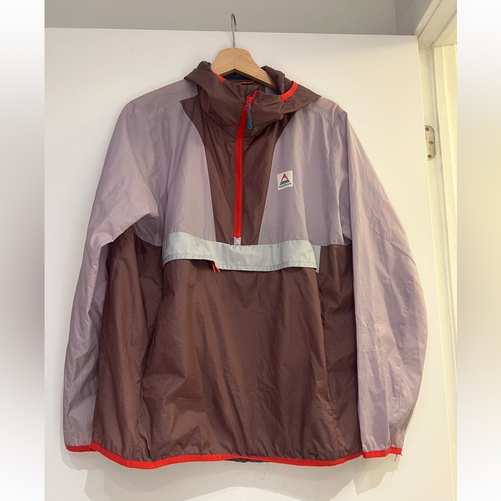 Lightweight Packable Wind Jacket – Great Condition! Brand: Passenger